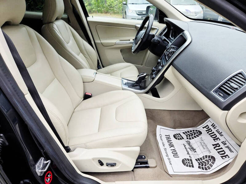 2015 Volvo XC60 T5 Drive-E Premier Plus