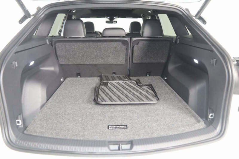 2024 Volkswagen Atlas Cross Sport SEL Premium R-Line 4Motion