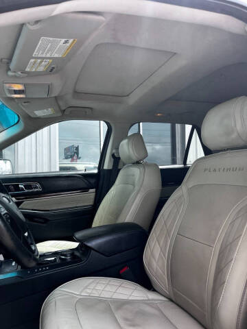 2017 Ford Explorer Platinum