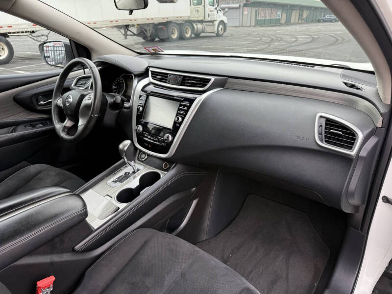 2017 Nissan Murano SV