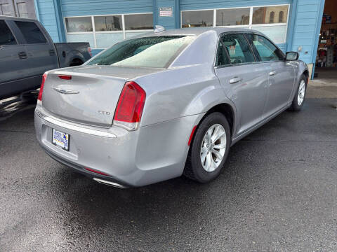 2015 Chrysler 300 Limited