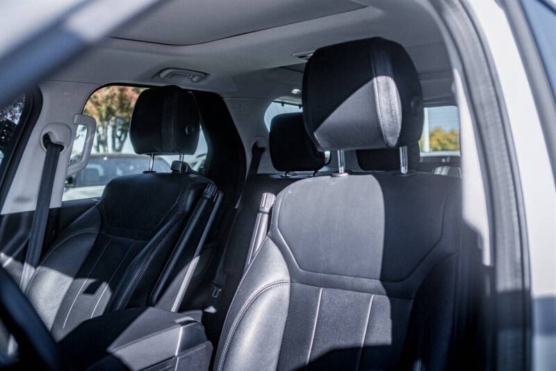 2020 Land Rover Discovery SE