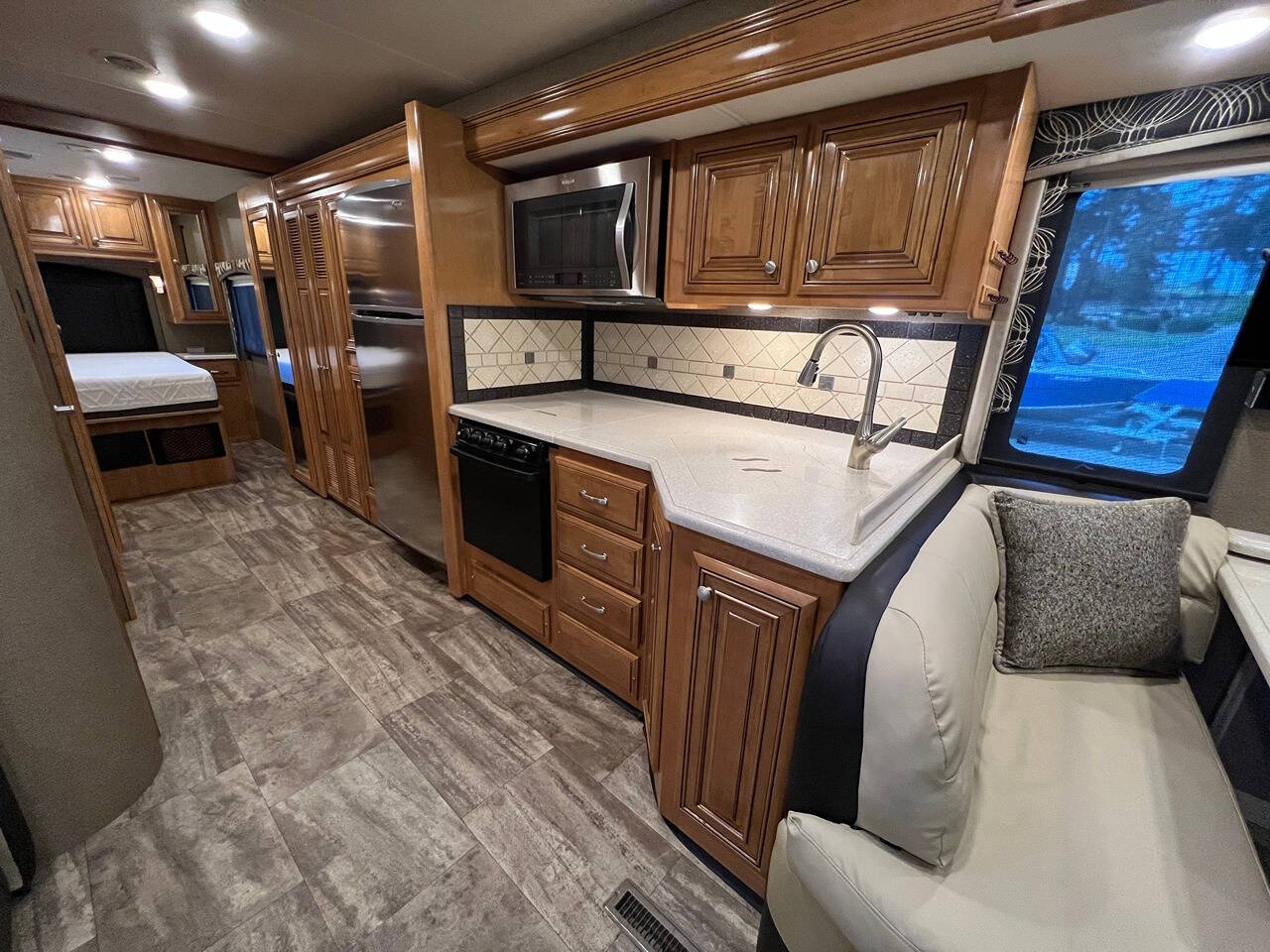 2016 Thor Motor Coach Palazzo for sale at Simple Car Company in Oak Harbor, WA