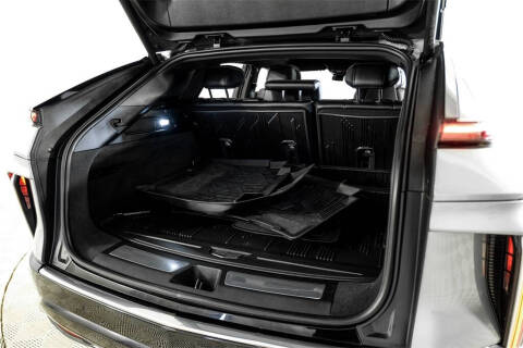 2024 Cadillac LYRIQ Luxury 1