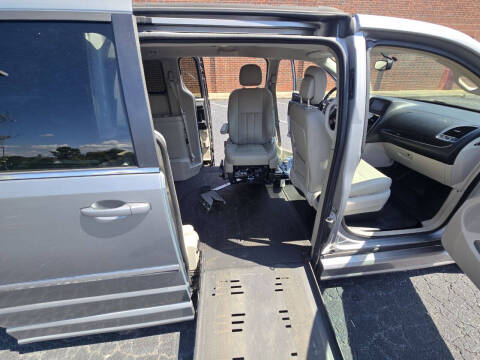 2013 Chrysler Town and Country Touring