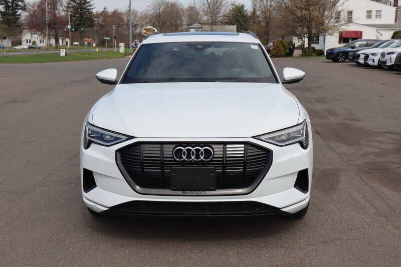 2021 Audi e-tron quattro Premium