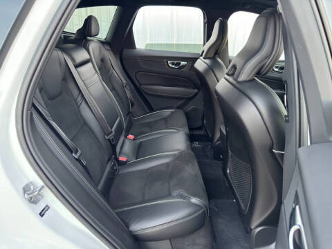 2019 Volvo XC60 T5 R-Design