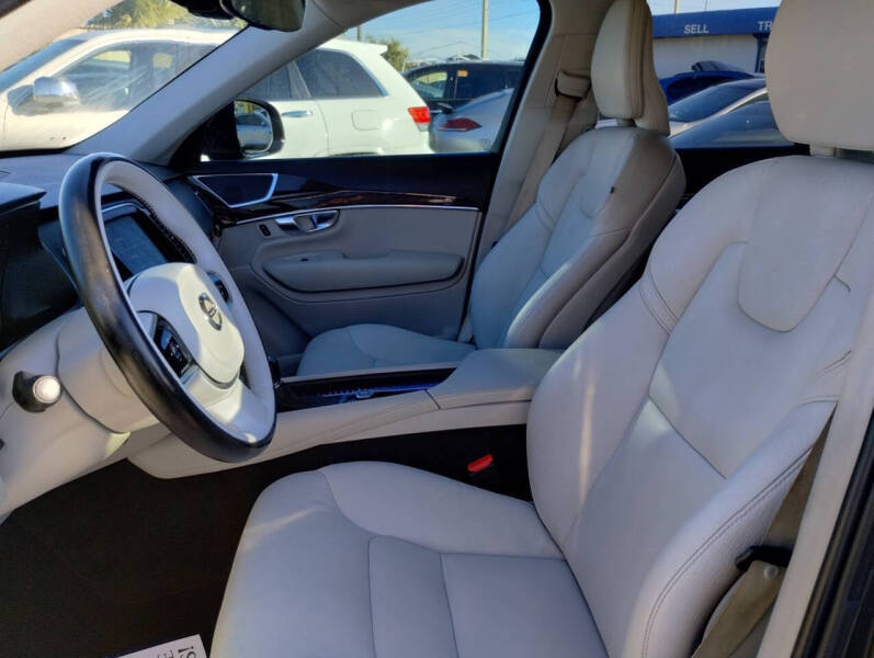 2019 Volvo XC90 T5 Momentum