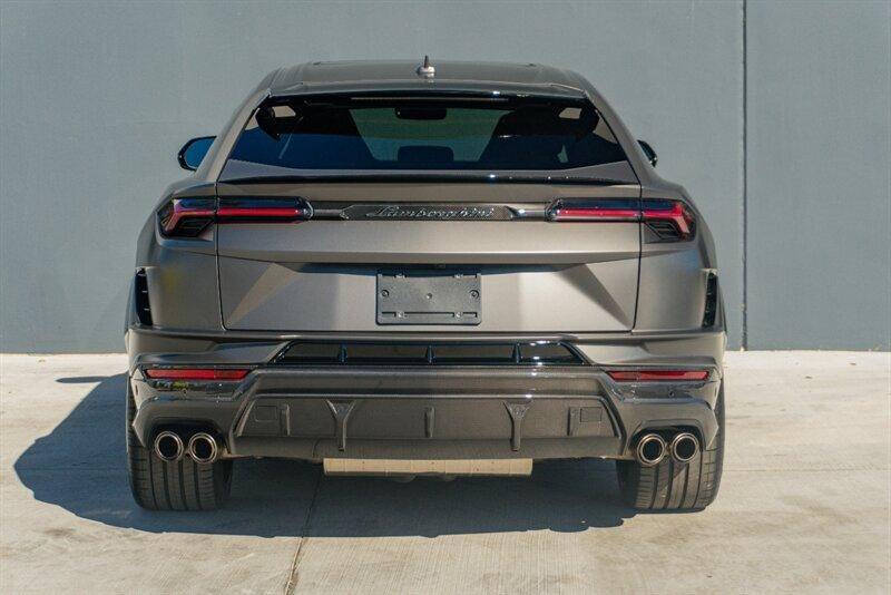 2024 Lamborghini Urus Performante