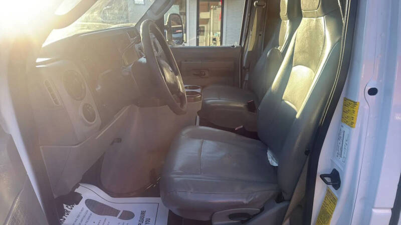 2012 Ford E-Series E-450 SD