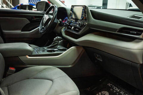 2021 Toyota Highlander LE
