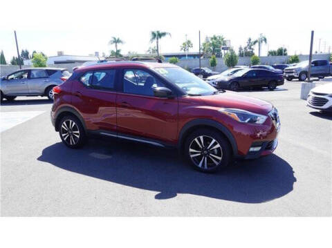2020 Nissan Kicks SR
