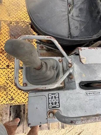 1998 KOMATSU D32P-1