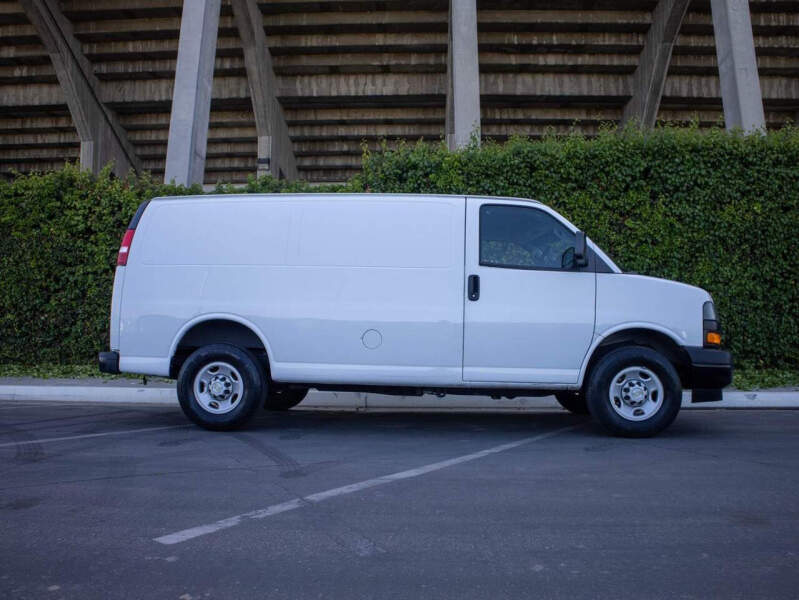 2022 Chevrolet Express 2500