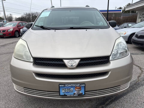 2005 Toyota Sienna LE 8 Passenger