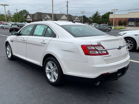 2015 Ford Taurus SEL