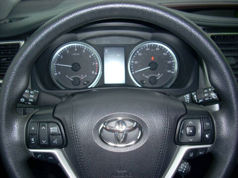 2019 Toyota Highlander LE