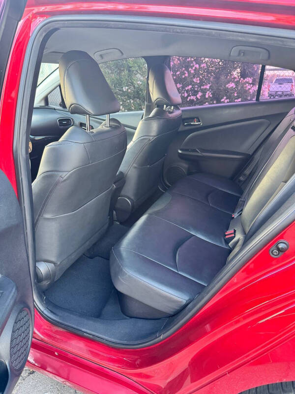 2017 Toyota Prius Three Touring