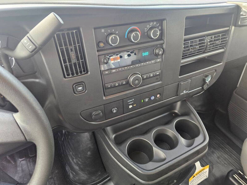 2025 Chevrolet Express 2500
