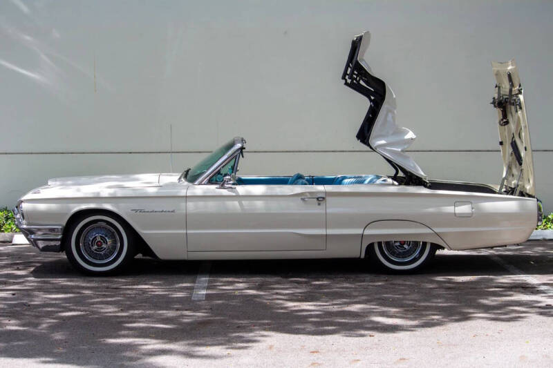 1964 Ford Thunderbird