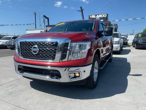 2017 Nissan Titan for sale at Velascos Used Car Sales in Hermiston OR