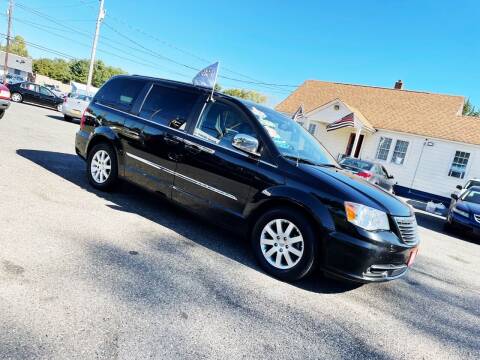 2011 Chrysler Town and Country for sale at New Wave Auto of Vineland in Vineland NJ
