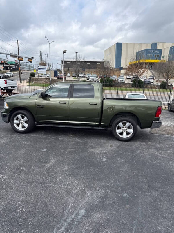 2017 RAM 1500 SLT