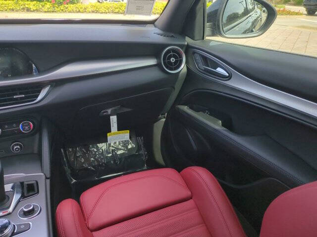 2025 Alfa Romeo Stelvio