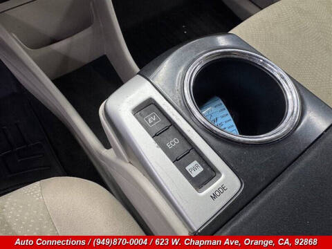 2014 Toyota Prius v Two