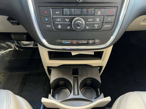 2016 Chrysler Town and Country Touring-L