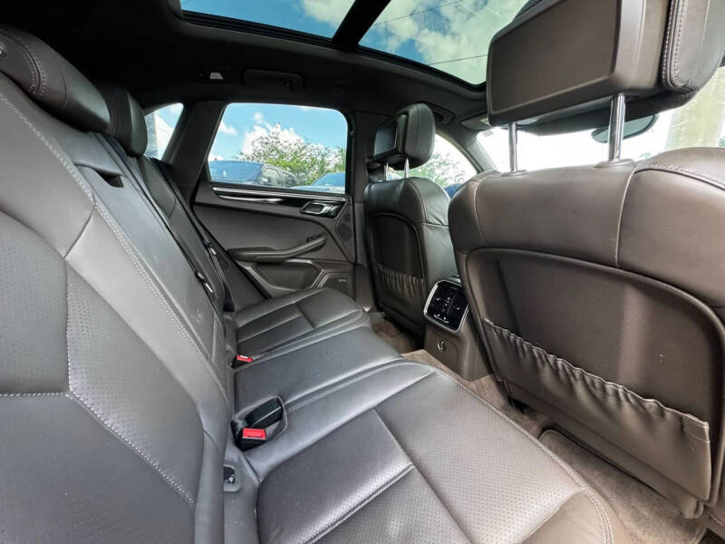 2017 Porsche Macan