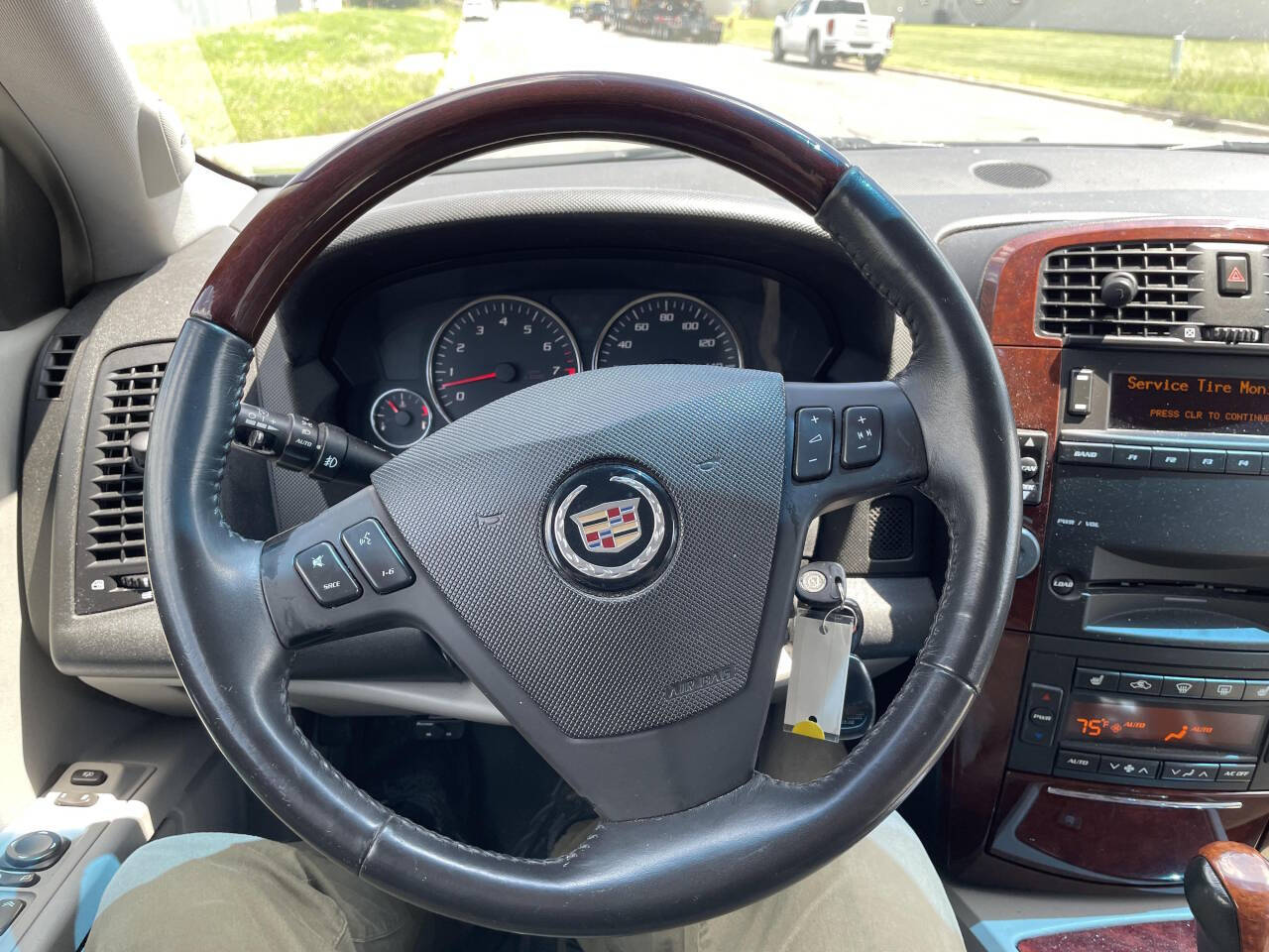 2006 Cadillac SRX for sale at Twin Cities Auctions in Elk River, MN