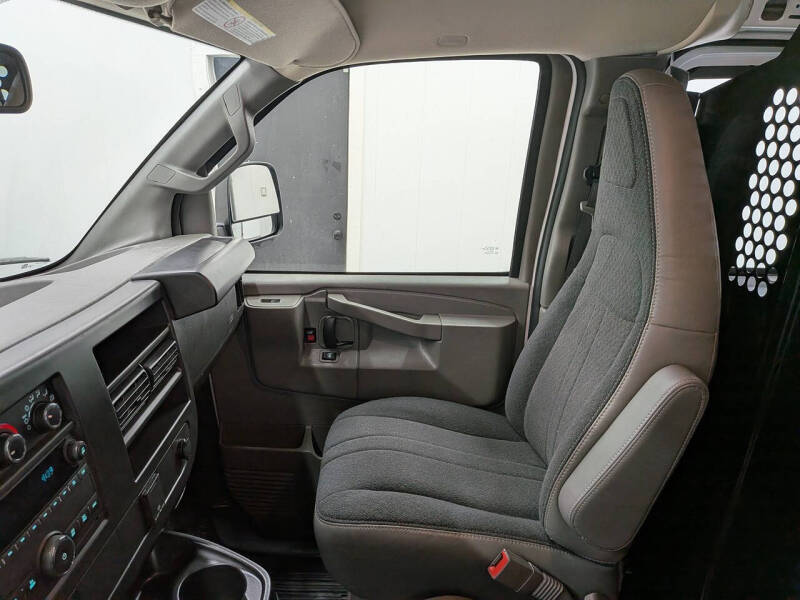 2025 GMC Savana 2500