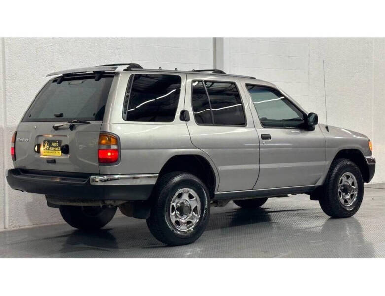 1998 Nissan Pathfinder XE