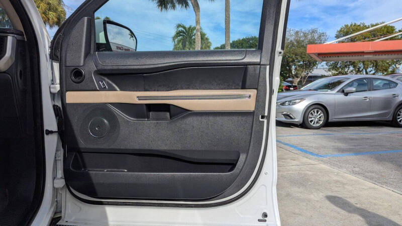 2023 Ford Expedition MAX XLT