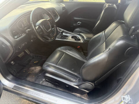 2016 Dodge Challenger SXT Plus