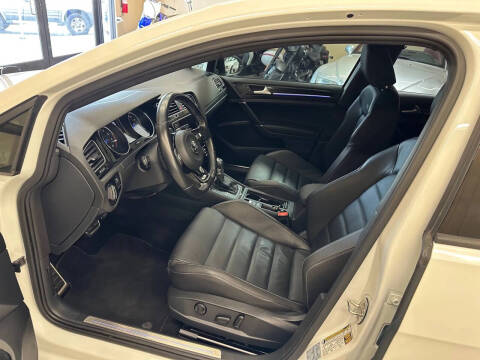 2017 Volkswagen Golf R 4Motion