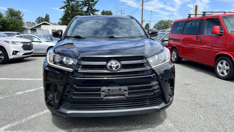 2019 Toyota Highlander SE
