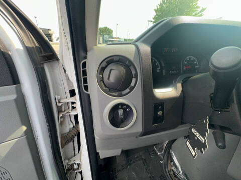 2010 Ford E-Series E-350 SD XLT