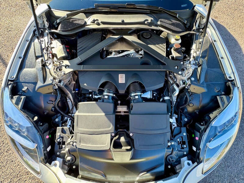 2025 Aston Martin DB12 V8