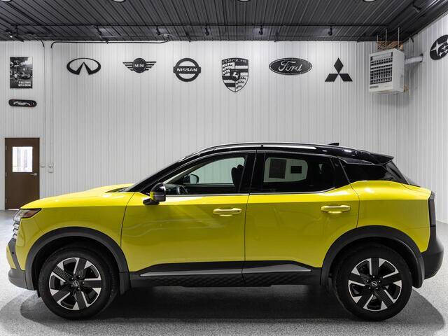 2025 Nissan Kicks SR