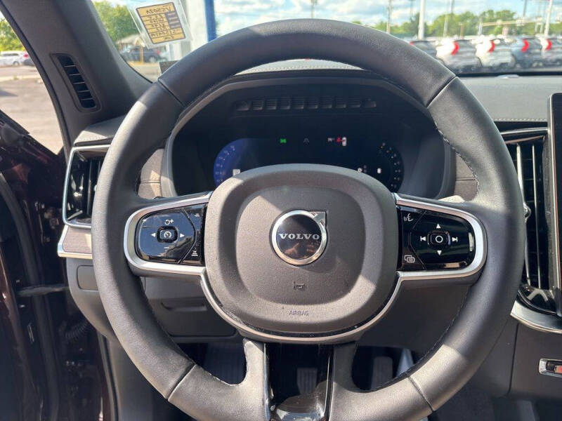 2025 Volvo XC90 B5 Core Bright Theme