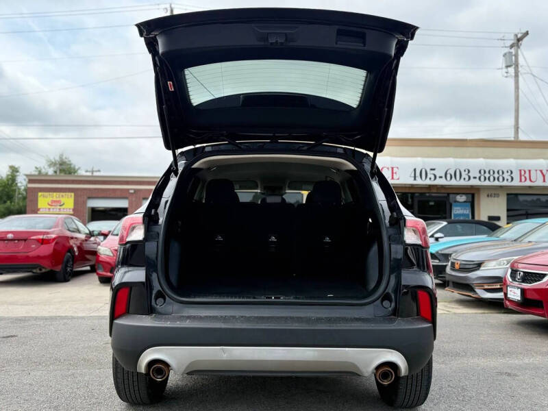 2020 Ford Escape SE