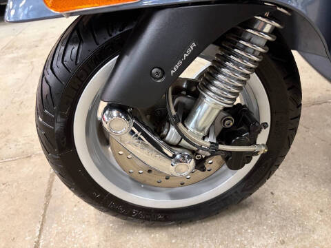 2015 Vespa GTS 300