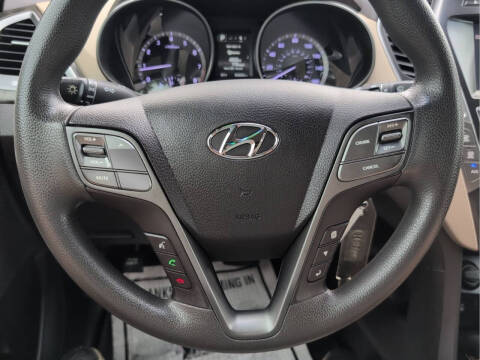 2017 Hyundai Santa Fe SE