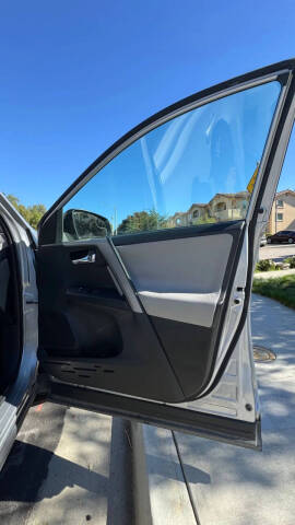 2017 Toyota RAV4 XLE