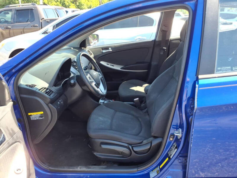 2012 Hyundai Accent SE