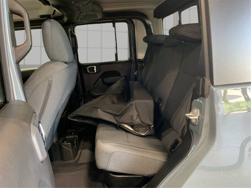 2025 Jeep Gladiator Sport