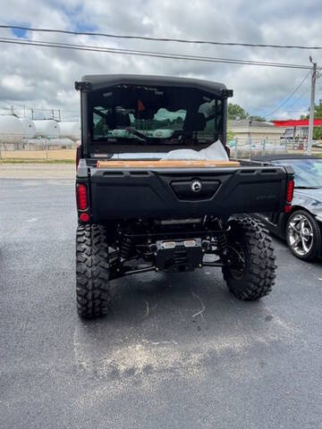 2025 Can-Am Defender