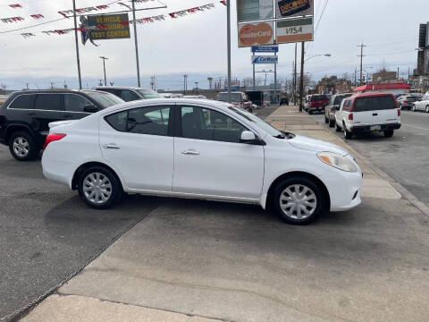 2014 Nissan Versa 1.6 SV